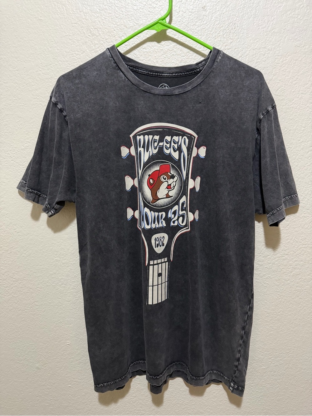 Buc-ee’s Tour ‘25 Distressed Stone Washed Graphic T-Shirt Medium